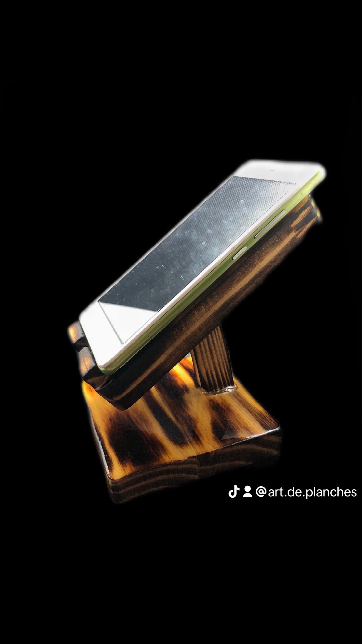 Support téléphone sur pied