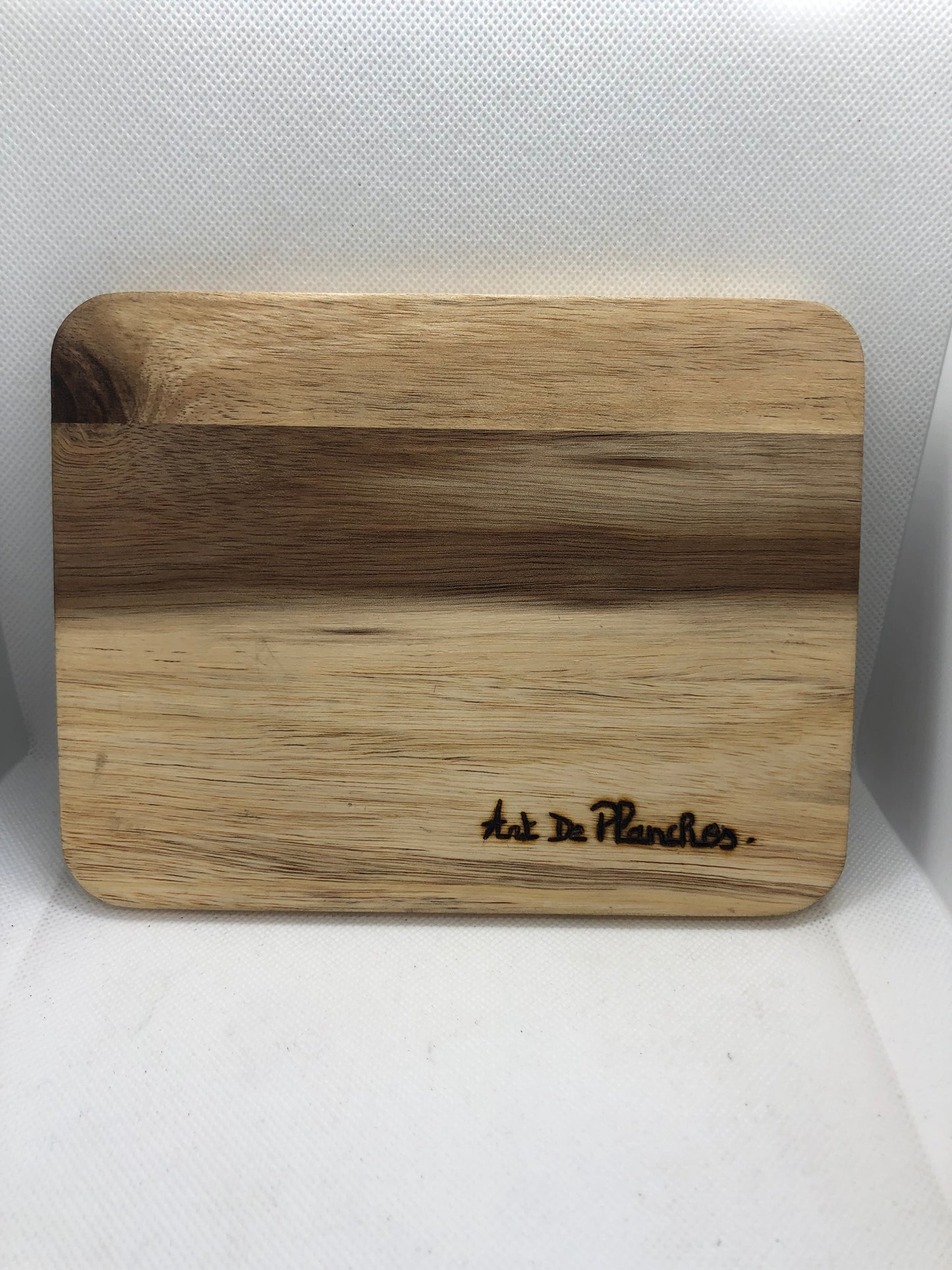 Petit plateau en bois pyrogravé