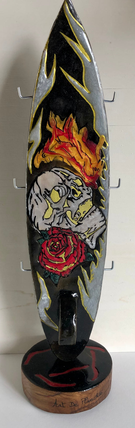 Porte clé sur pied tête de mort