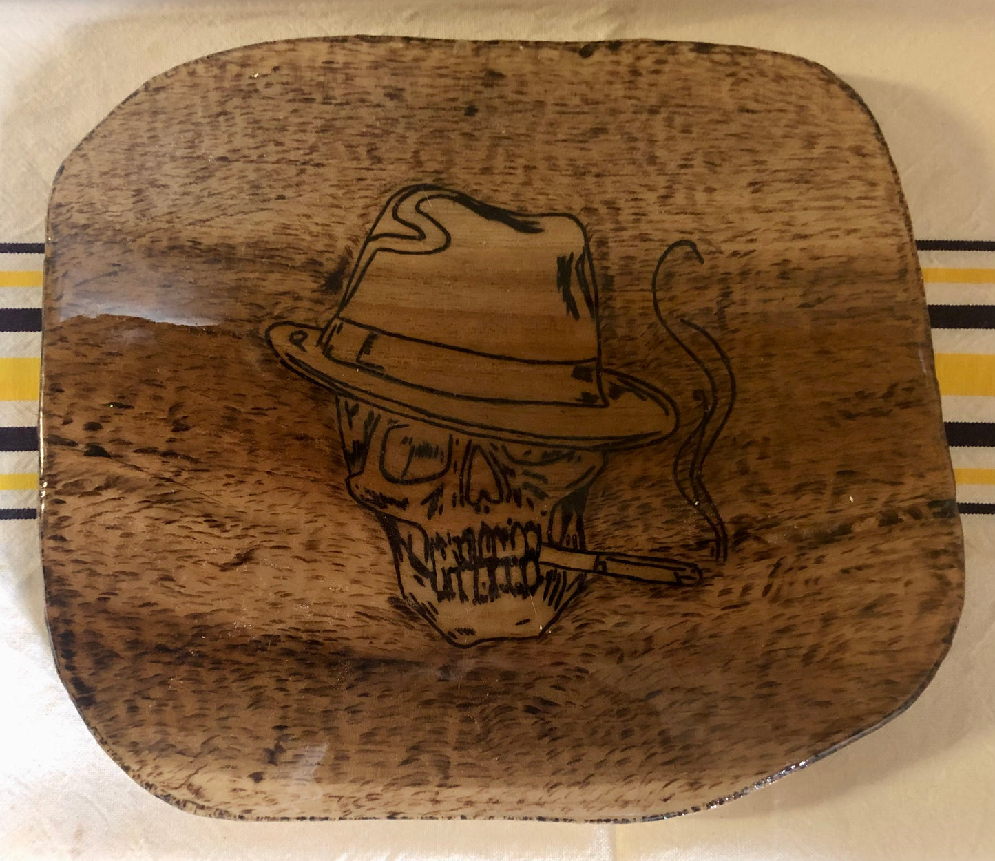 Plateau en pyrogravure